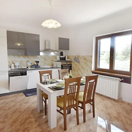 Quiet Flat In Donji Picudo Near Umag * Cepljani