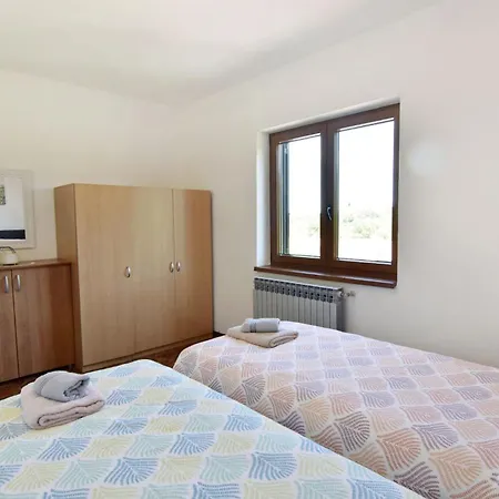Apartman Quiet Flat In Donji Picudo Near Umag