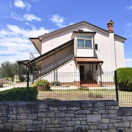Quiet Flat In Donji Picudo Near Umag *