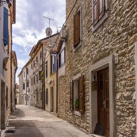 Quiet Flat In Donji Picudo Near Umag